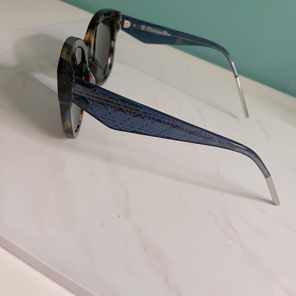 Christian Dior Sunglasses - Picture 3 of 7